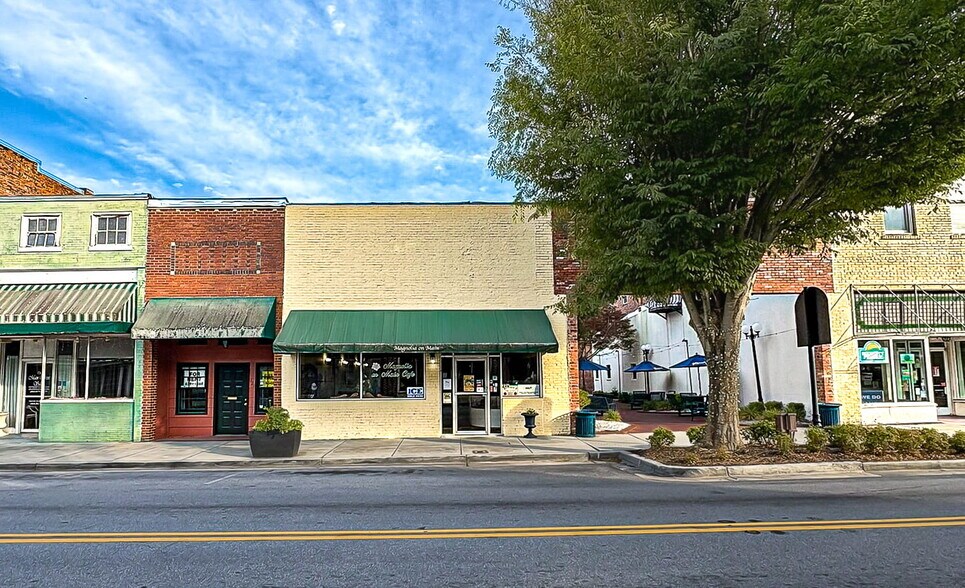 More Photos Of 226 E Main St, Bennettsville Storefront For Sale