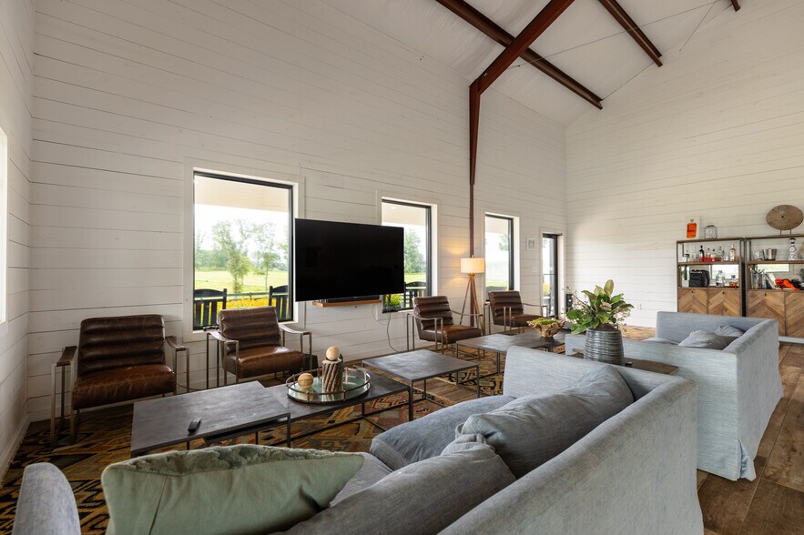 More Photos Of 2199 Roosterville Rd, Roopville Horse Stables For Sale