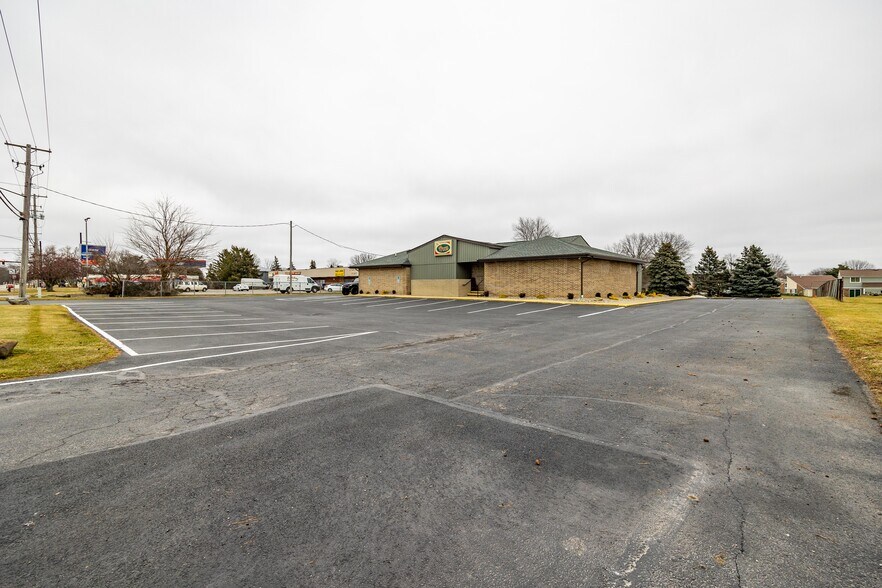 More Photos Of 8741 W Ridge Rd, Elyria General Retail For Sale