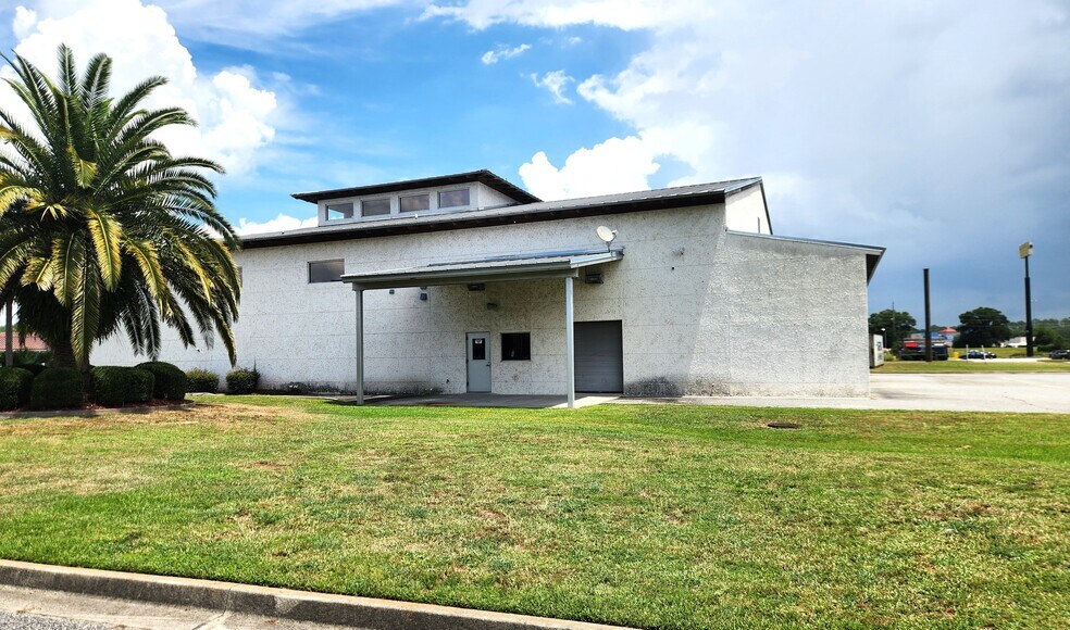 More Photos Of 153 Venture Dr, Brunswick General Retail For Sale