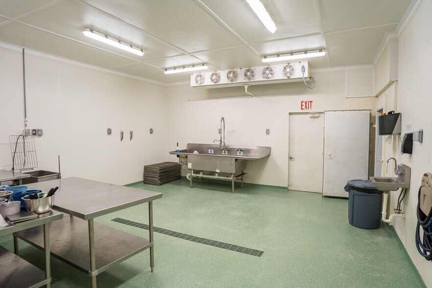 More Photos Of 13637 US Highway 287 N, Grapeland Food Processing For Sale