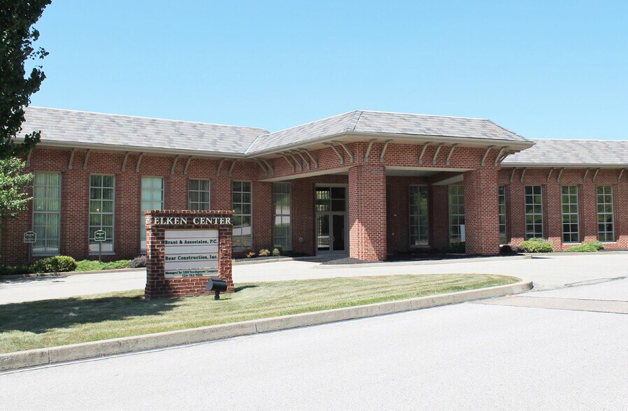 Primary Photo Of 171 Hillpointe Dr, Canonsburg Office For Lease