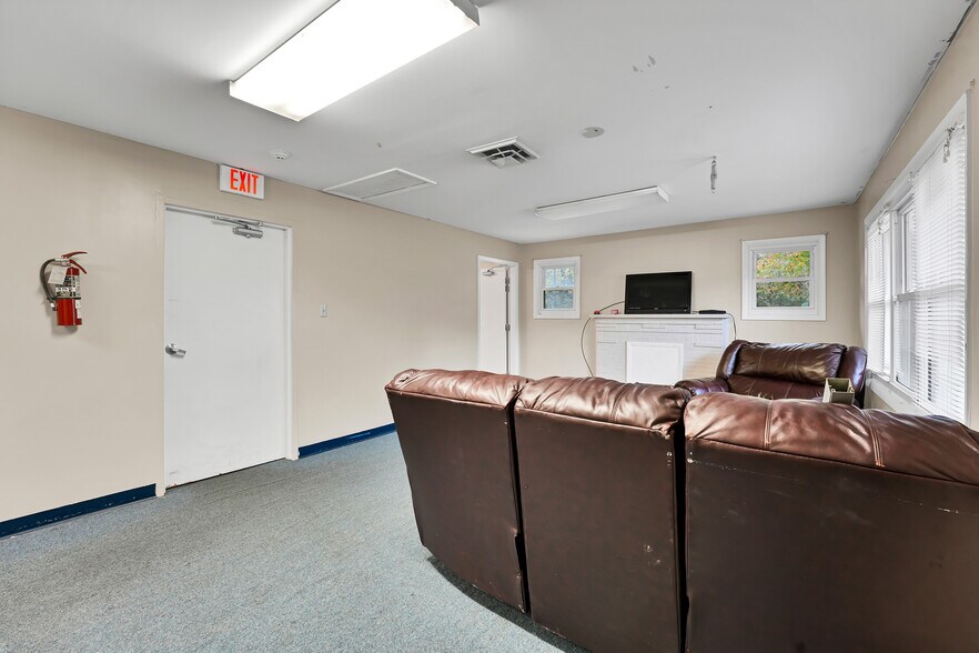 More Photos Of 7828 S Northshore Dr, Knoxville Schools For Sale