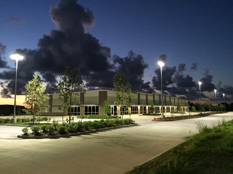 More Photos Of 2830 FM 565, Mont Belvieu Flex For Lease