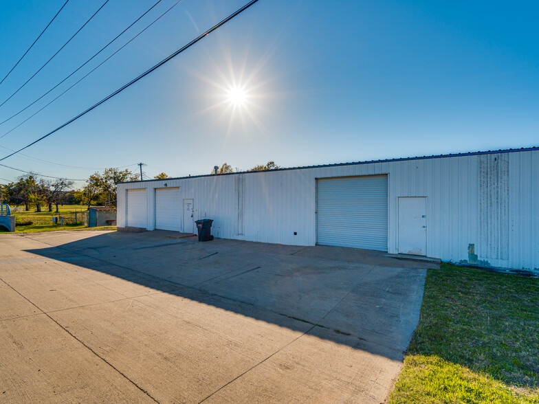 More Photos Of 140 Coin St, Fort Worth Warehouse For Sale
