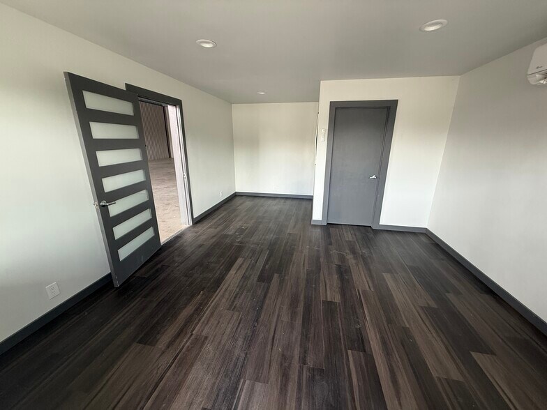 More Photos Of 4235 FM 78, McQueeney Flex For Lease