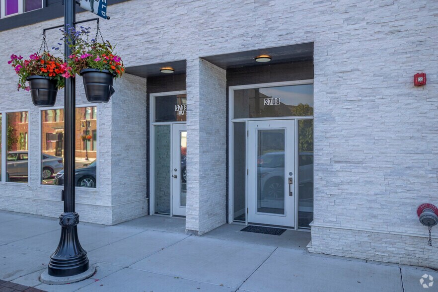 More Photos Of 3708 Grand Blvd, Brookfield Apartments For Lease