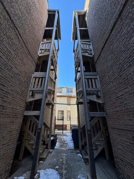 More Photos Of 7600-14 S South Shore Dr, Chicago Apartments For Sale