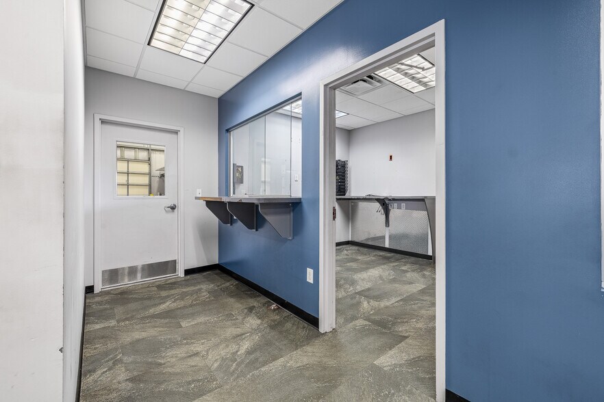 More Photos Of 9707 Bachman Rd, Orlando Warehouse For Lease