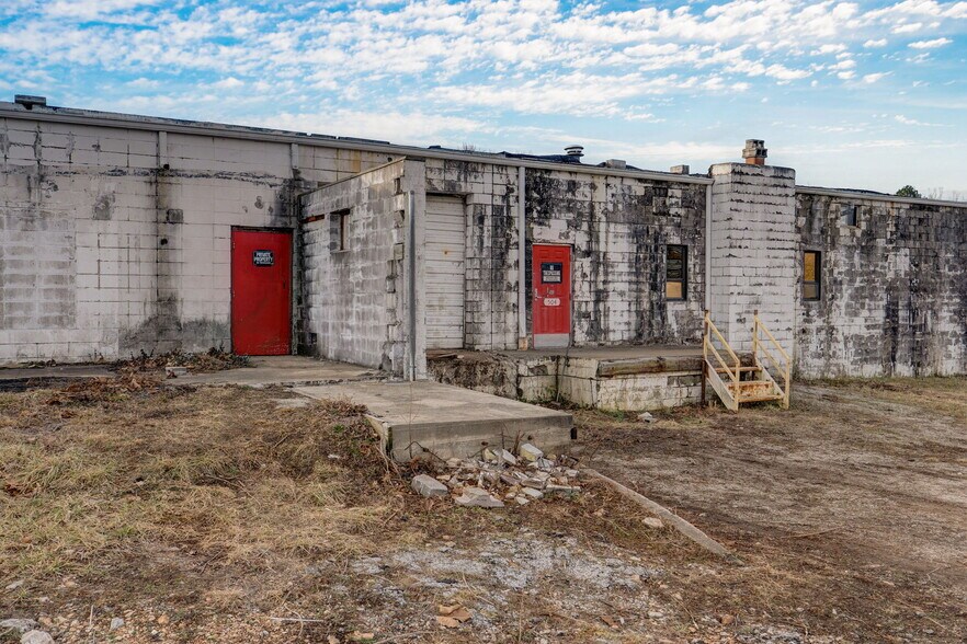 More Photos Of 504 Airport Rd, Crane Warehouse For Sale