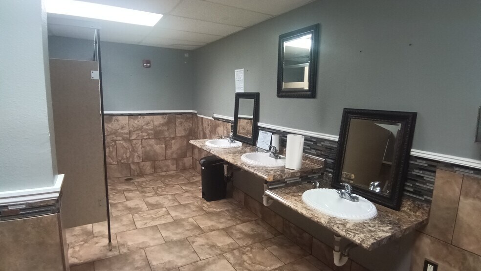 More Photos Of 420 E Ave C, Killeen Specialty For Sale