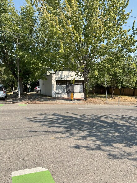 Primary Photo Of 2600 E Union St, Seattle Restaurant For Sale