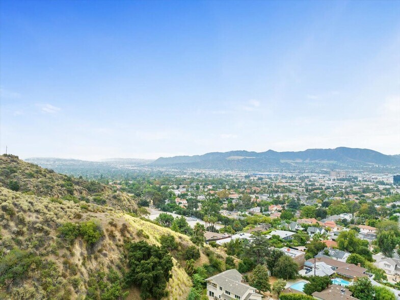 More Photos Of APN: 5608-016-001, Burbank Land For Sale
