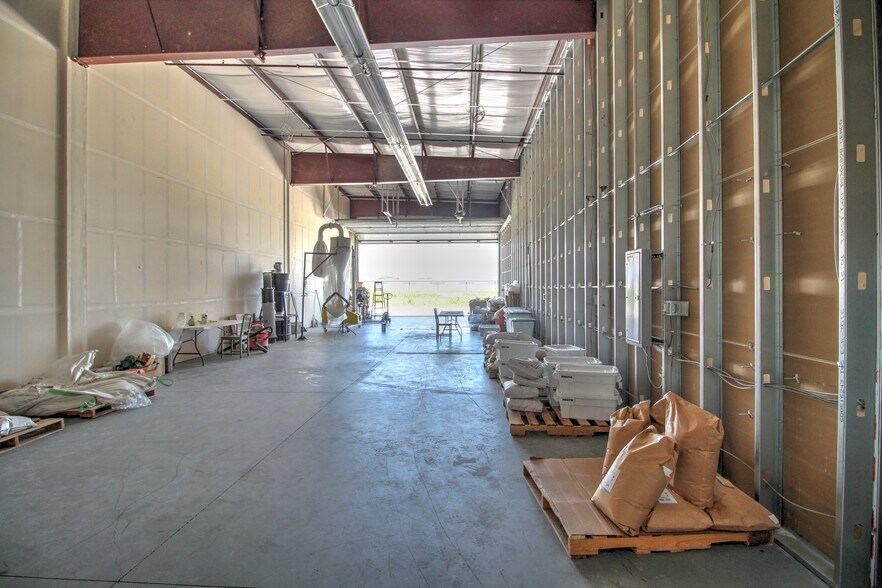 More Photos Of 3000 Airport Dr, Erie Light Manufacturing For Sale