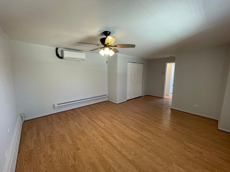 More Photos Of 215 N Waukegan Rd, Lake Bluff Convenience Store For Sale