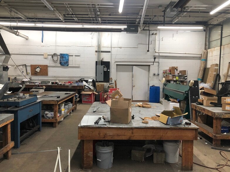 More Photos Of 263-275 Park Ave, East Hartford Warehouse For Lease