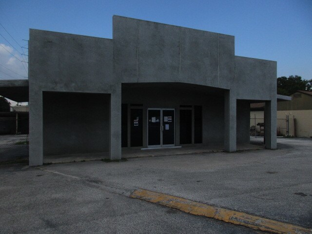 More Photos Of 7941 N Armenia Ave, Tampa Freestanding For Lease