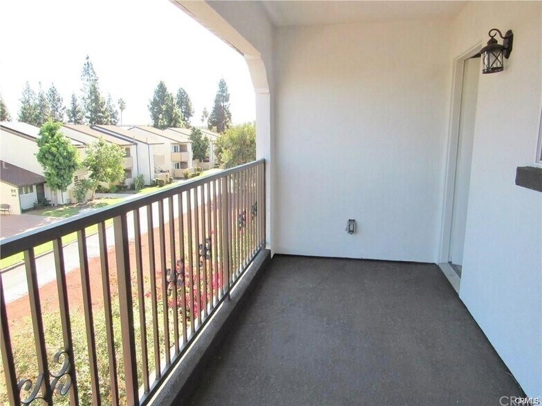 More Photos Of 738 W La Jolla Ave, Placentia Apartments For Sale