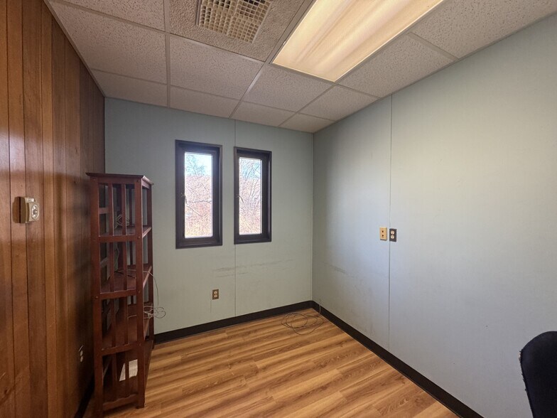 More Photos Of 106 Nate Whipple Hwy, Cumberland Office For Lease