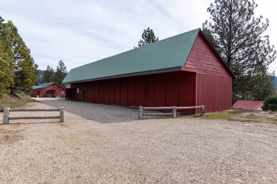 Primary Photo Of 64 Messick Ln, Garden Valley General Retail For Sale