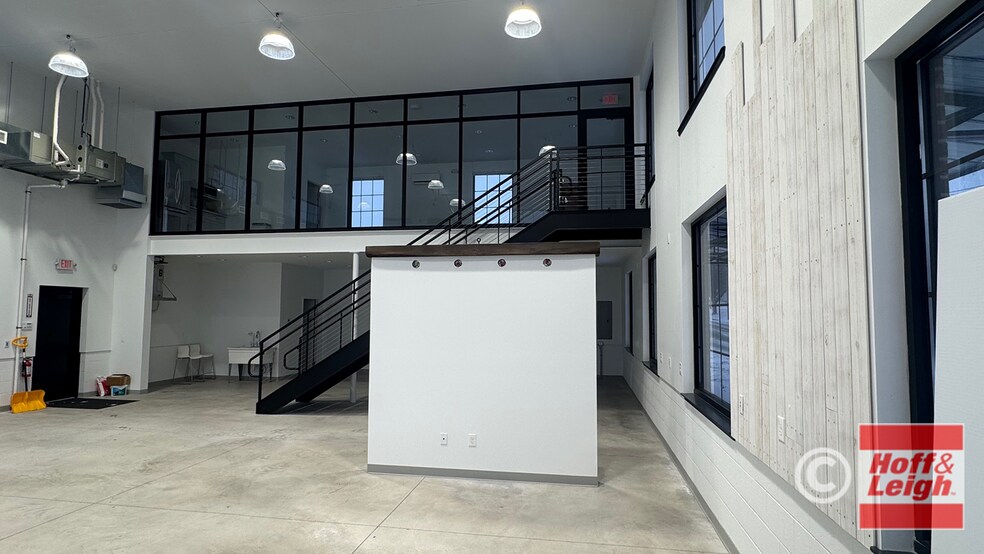 More Photos Of 402 S Elmwood Ave, Medina General Retail For Sale