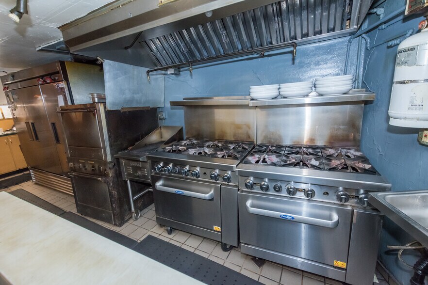 More Photos Of 35 Main St, Bisbee Restaurant For Sale