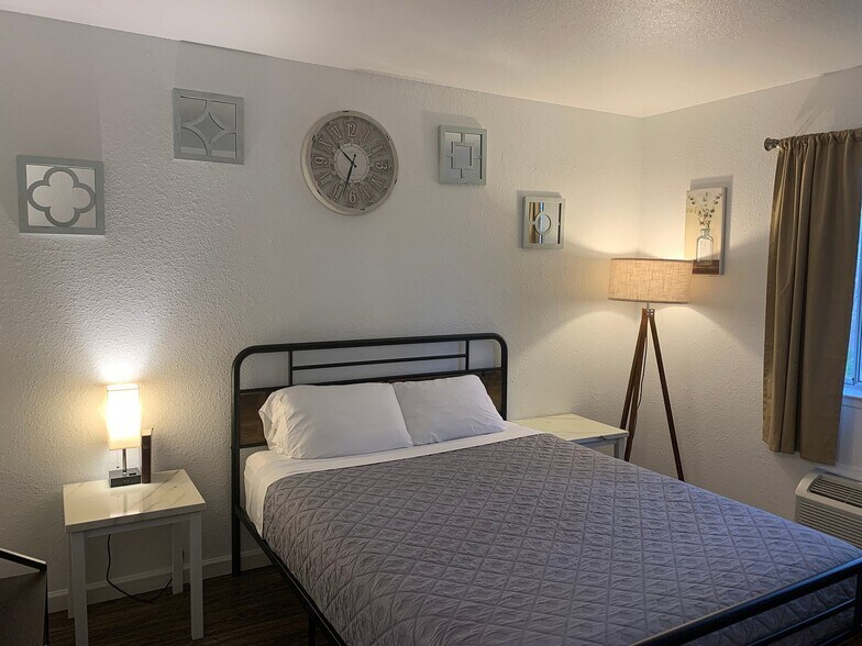 More Photos Of 8592 La Porte Rd, Brownsville Hotel For Sale