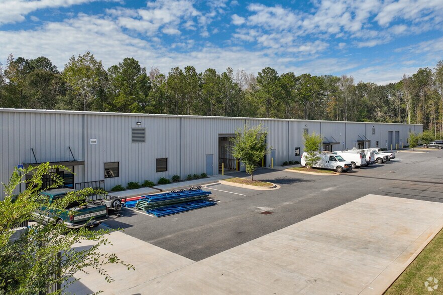 More Photos Of 165-177 Elzie Johnson Rd, Newnan Warehouse For Lease