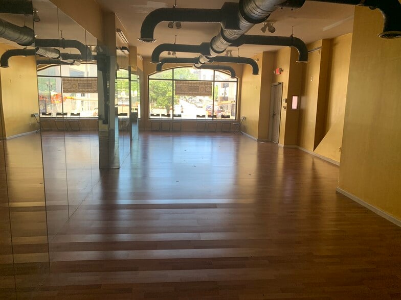 More Photos Of 244 Mulberry St, Newark Storefront Retail Residential For Lease