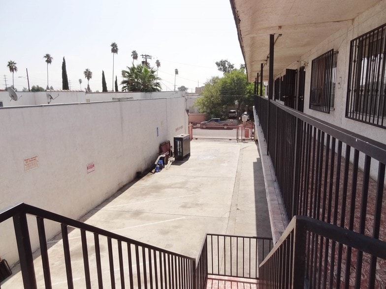 More Photos Of 12601-12615 San Fernando Rd, Sylmar Unknown For Lease