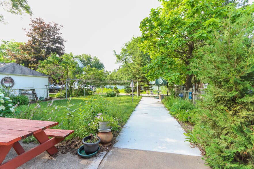 More Photos Of 109 W Lake St, Waupaca Healthcare For Sale