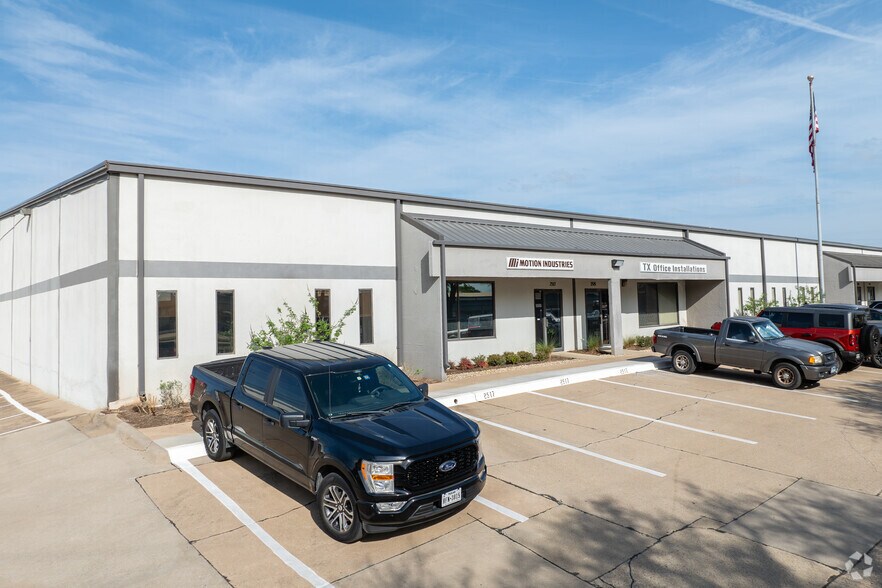 More Photos Of 2501-2519 Gravel Dr, Fort Worth Unknown For Lease