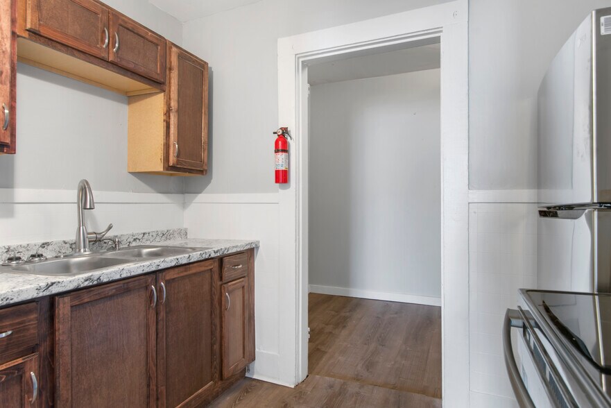 More Photos Of 4 Elm St, Lancaster Apartments For Sale