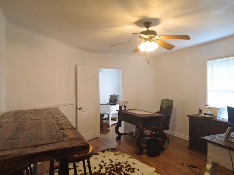 More Photos Of 103 Cartwright Park Rd, Weatherford Office For Lease