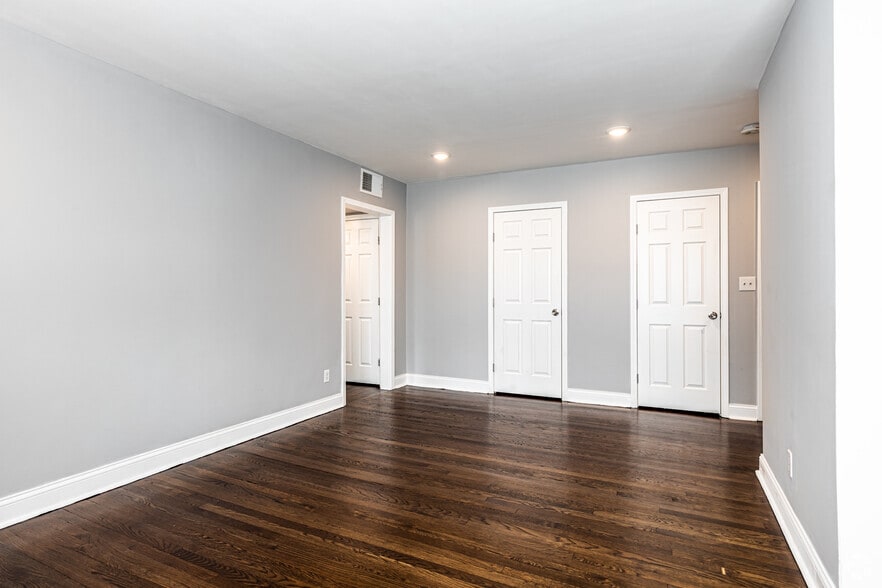 More Photos Of 3457 Holmes St, Kansas City Apartments For Sale