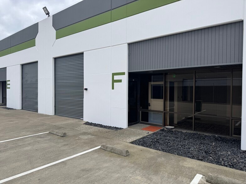 More Photos Of 250 S Maple Ave, South San Francisco Warehouse For Lease