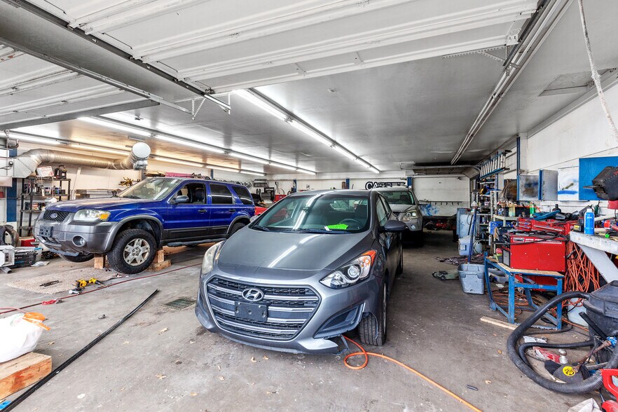 More Photos Of 2929 N Government Way, Coeur d'Alene Auto Dealership For Sale