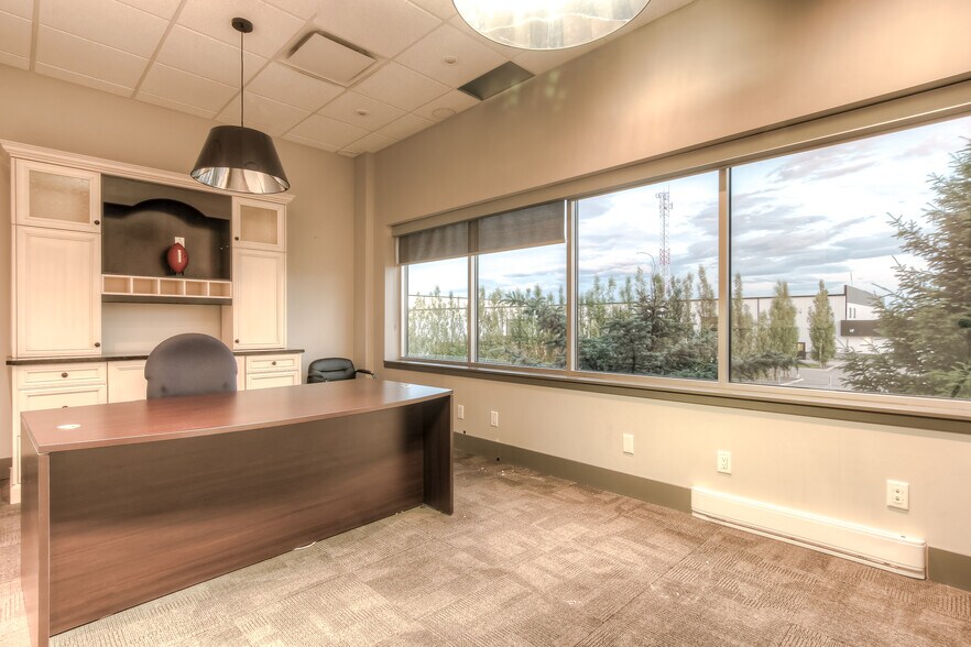 More Photos Of 402084 81st St, Foothills No 31 Office For Lease