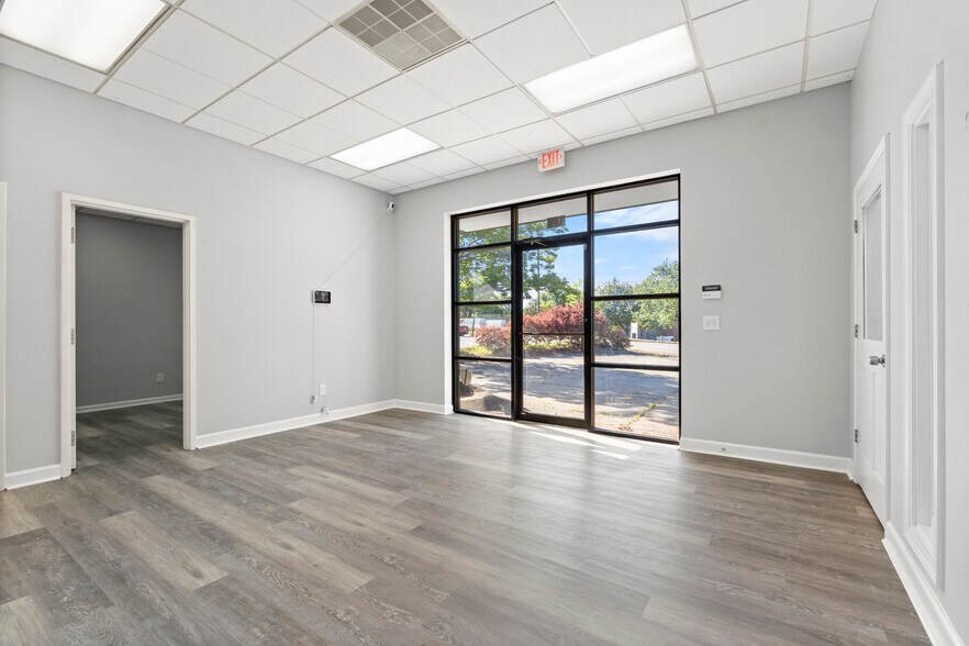 More Photos Of 203 Rio Cir, Decatur Light Distribution For Lease