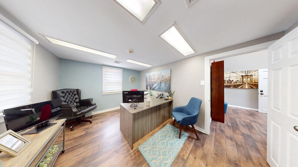 More Photos Of 172 Tuckerton Rd, Medford Office For Sale