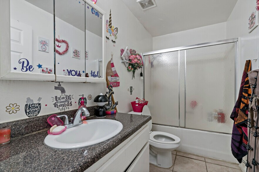 More Photos Of 1715 Westmoreland Blvd, Los Angeles Apartments For Sale