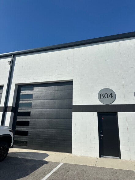 More Photos Of 529 SH 46 E, Boerne Showroom For Sale