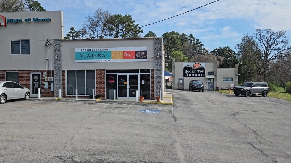 Primary Photo Of 10922 Chapman Hwy, Seymour General Retail For Lease
