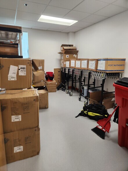 More Photos Of 12162 S Business Park Dr, Draper Office For Lease