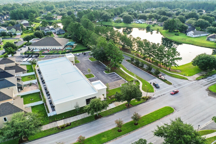 More Photos Of 518 Hollyberry Ln, Orange Park Storefront Retail Office For Lease
