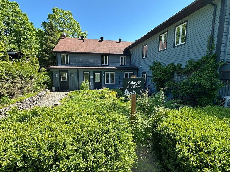 More Photos Of 667 Ch De Bondville, Lac-Brome Hospitality For Sale