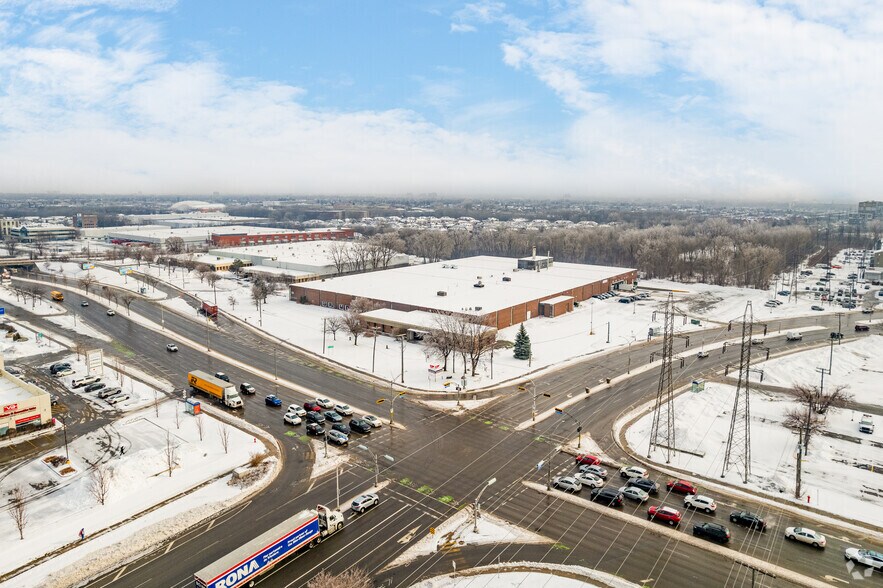 More Photos Of 1000 Boul Saint-Martin O, Laval Warehouse For Lease