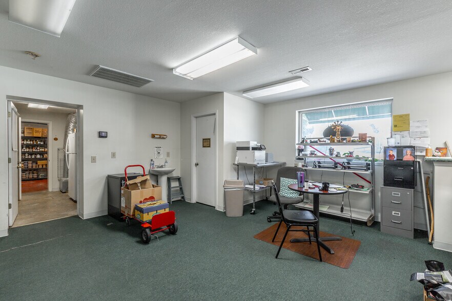 More Photos Of 15781 Rankin Ave, Dunlap Freestanding For Sale