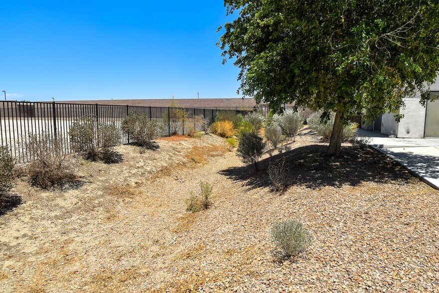 More Photos Of 43423 Monroe St, Indio Freestanding For Sale