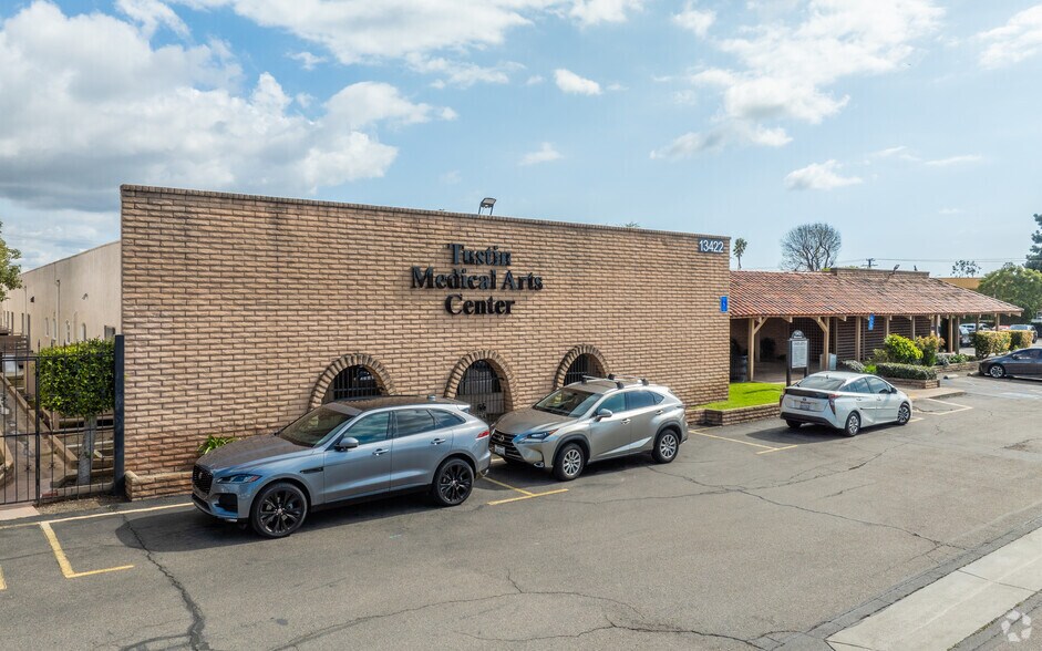 More Photos Of 13362 Newport Ave, Tustin Unknown For Lease